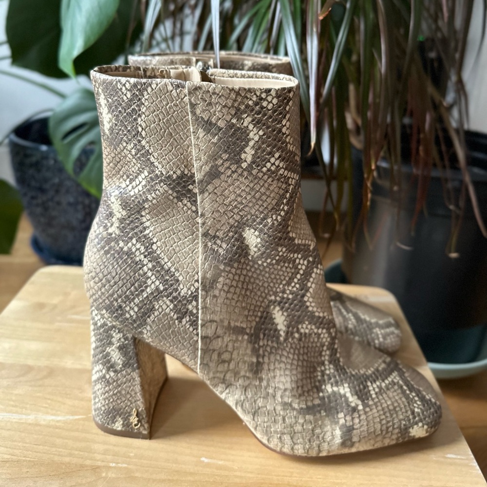 Sam Edelman Codie Ankle Boot - Picture 3 of 5